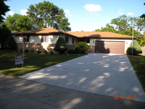3708 Burritt St, Fargo, ND 58104-6414