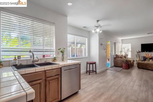 1885 Thicket Ct, Tracy, CA 95376-5257