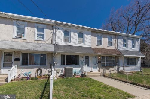 633 Division St, Gloucester, NJ 08030-2335