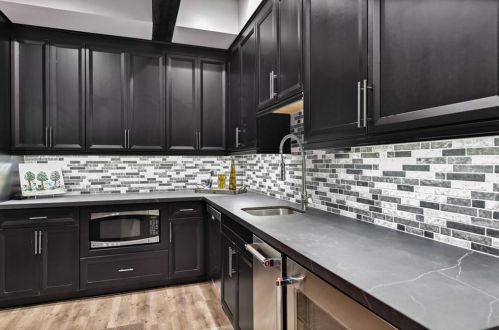 800 Lake Summit Dr, Atlanta GA  30342-1975 exterior