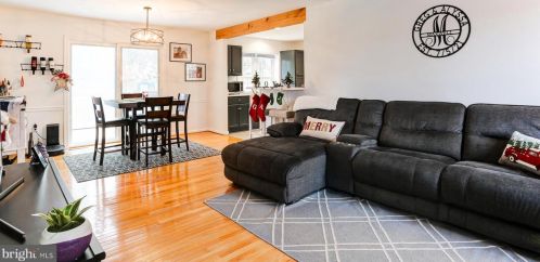 1546 Dunmore Dr, Lancaster PA  17602-1246 exterior