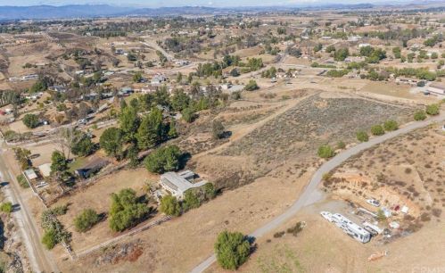 35300 Calle Campo, Temecula, CA 92592-8105