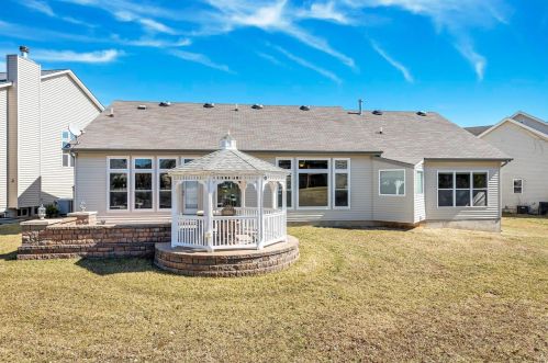 1010 Hawkins Bend Dr, Fenton, MO 63026-7232