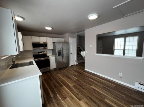 16512 Louisiana Dr, Aurora CO 80012-4768 exterior