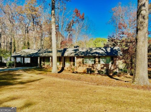 2107 Flat Shoals Rd, Conyers, GA 30013-1811