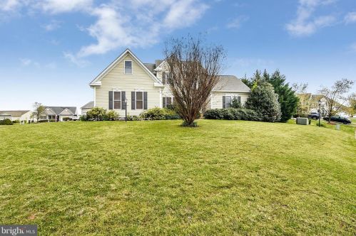 2702 Mckenzie Ln, Fredericksburg, VA 22408-8072
