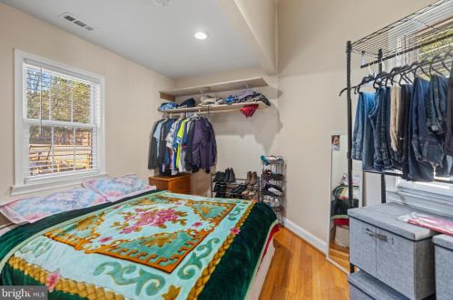 7319 Beverly Park, Springfield VA  22150-3162 exterior