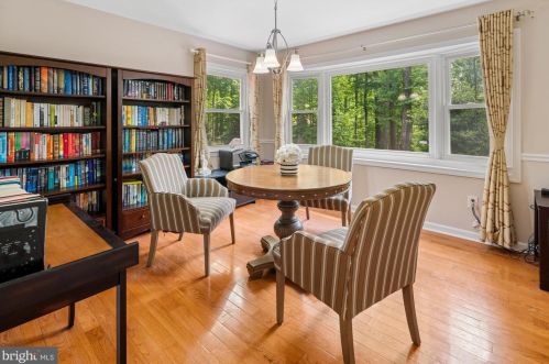 1063 Stuart Rd, Princeton NJ  08540-1219 exterior