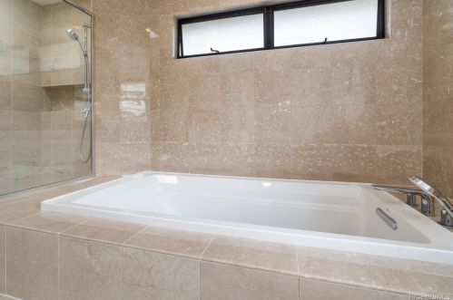 859 Hao St, Honolulu HI  96821-1620 exterior