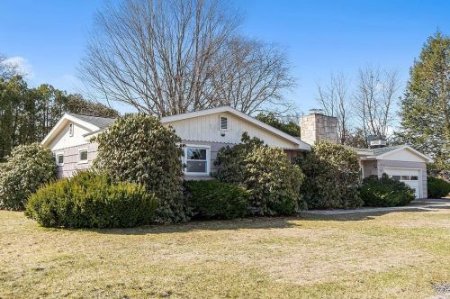 8 Chapman St, Nashua, NH 03060-4227