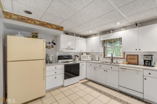 4153 Highway 155, Stockbridge GA  30281-4011 exterior