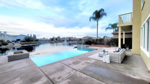 3841 Lakeside Dr, Modesto, CA 95355-7311