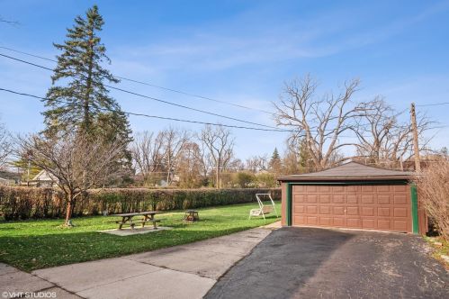1650 Forest Ave, Des Plaines, IL 60018-1668