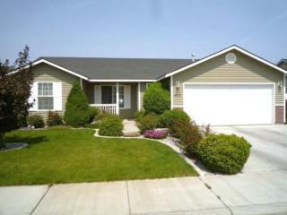 805 Esperanza Way, Grandview, WA 98930-1657