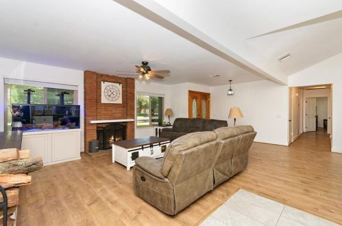 4560 Circle Lazy J Rd, Riverside CA  92501-2043 exterior