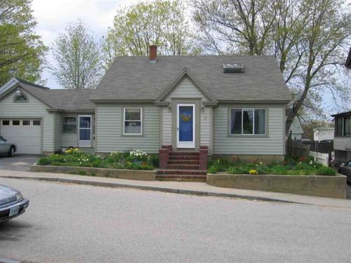 13 Mount Auburn St, Somersworth, NH 03878-2410