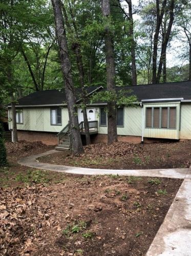 486 Raven Springs Trl, Stone Mountain, GA 30087-4830
