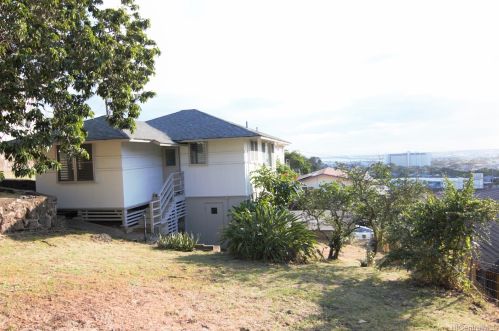 1584 Elua St, Honolulu HI  96819-3661 exterior