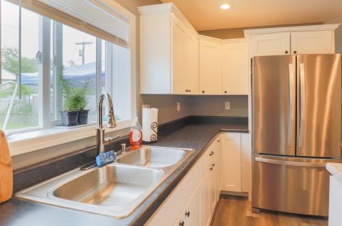 315 Wabash St, Hobart, IN 46342-4960