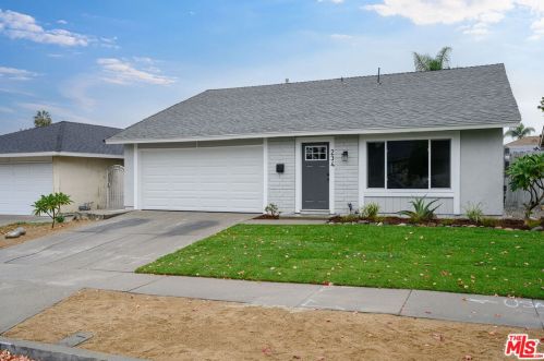 234 Pageant St, Anaheim, CA 92807-2803