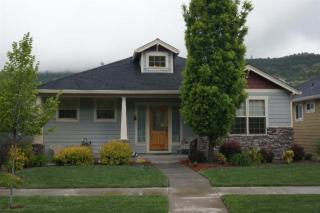 4683 Hathaway Dr, Medford, OR 97504-9680