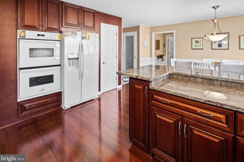 16 Ronit Dr, Trenton NJ 08628-2225 exterior