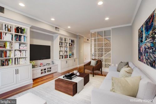 1034 4th St, Philadelphia PA  19147-4106 exterior