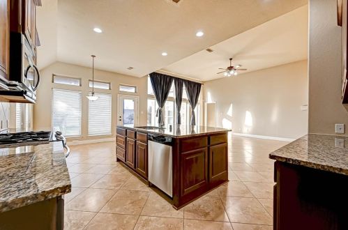 1813 Callaway Cove Ct, Richmond TX 77471-6664 exterior