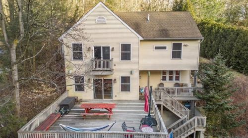 117 Yutaka Trl, Huntington, CT 06484-4943
