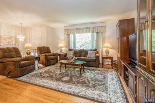 23 Meadow Ln, Hackettstown NJ  07840-4115 exterior