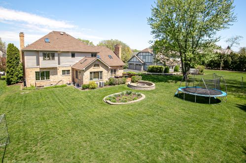 11617 Briarwood Ln, Willowbrook IL  60527-5173 exterior