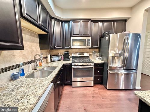 65 Sundance Dr, Trenton NJ  08619-3968 exterior