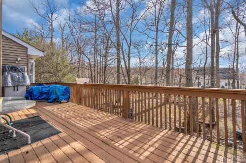 40 Lavender Dr, Princeton NJ  08540-9448 exterior