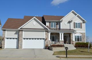 900 Peninsula Dr, Lake Barrington, IL 60084