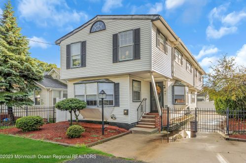 11 Dakota Ave, Middletown, NJ 07748-5323