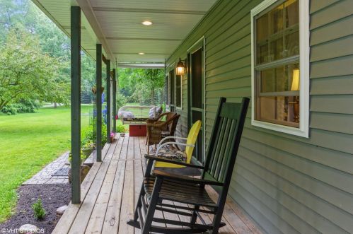 1046 Riverside Dr, Momence, IL 60954-3449