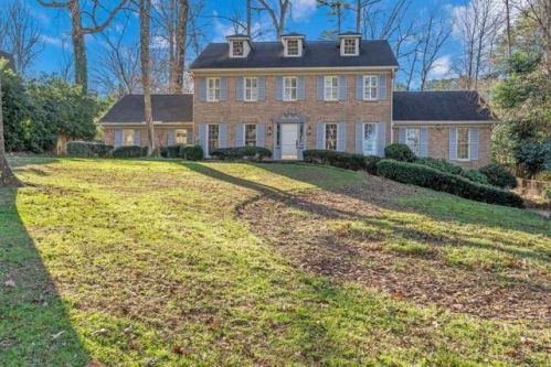 2891 Cravey Dr, Atlanta, GA 30345-1419