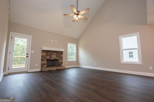 5117 Woodmond Dr, Villa Rica, GA 30180-7833