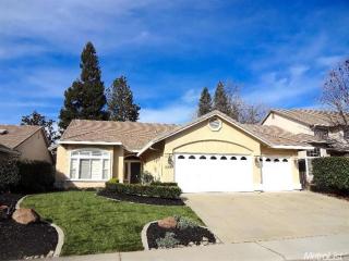 5527 Delrose Ct, Carmichael, CA 95608-4799