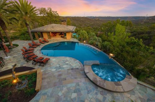 6691 Duck Pond Ln, San Diego, CA 92130-6827