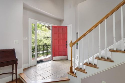3027 Lanier Dr, Atlanta GA  30319-2718 exterior