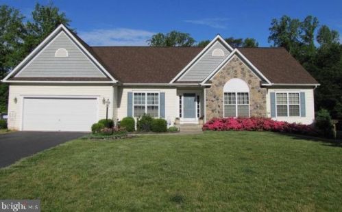 14 Towering Oaks Dr, Fredericksburg, VA 22405-8732