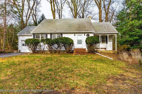 740 Bowne Rd, Tinton Falls, NJ 07712-2543