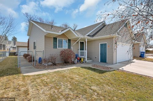1518 Peach Dr, Sauk Rapids, MN 56379-4534