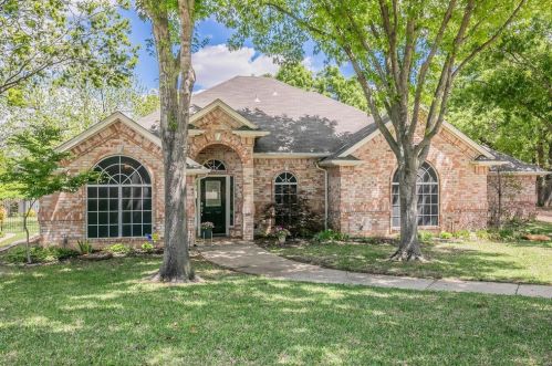 7712 Ridgeway Ct, Fort Worth, TX 76182-9218