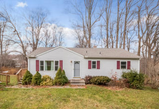 175 Mary Ellen Dr, Milford, CT 06460-6975