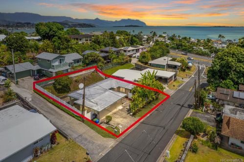 44113 Nanamoana St, Kaneohe, HI 96744-2555