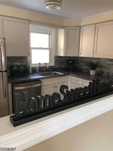 25 Fairview Ter, Wantage, NJ 07461-1215
