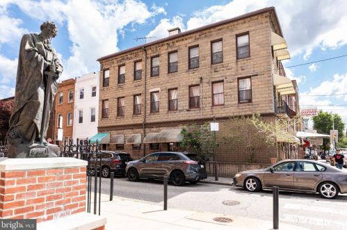 921 Christian St, Philadelphia, PA 19147-3830