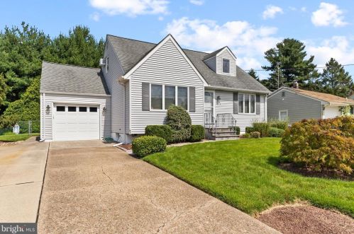 43 Goeke Dr, Trenton, NJ 08610-1123